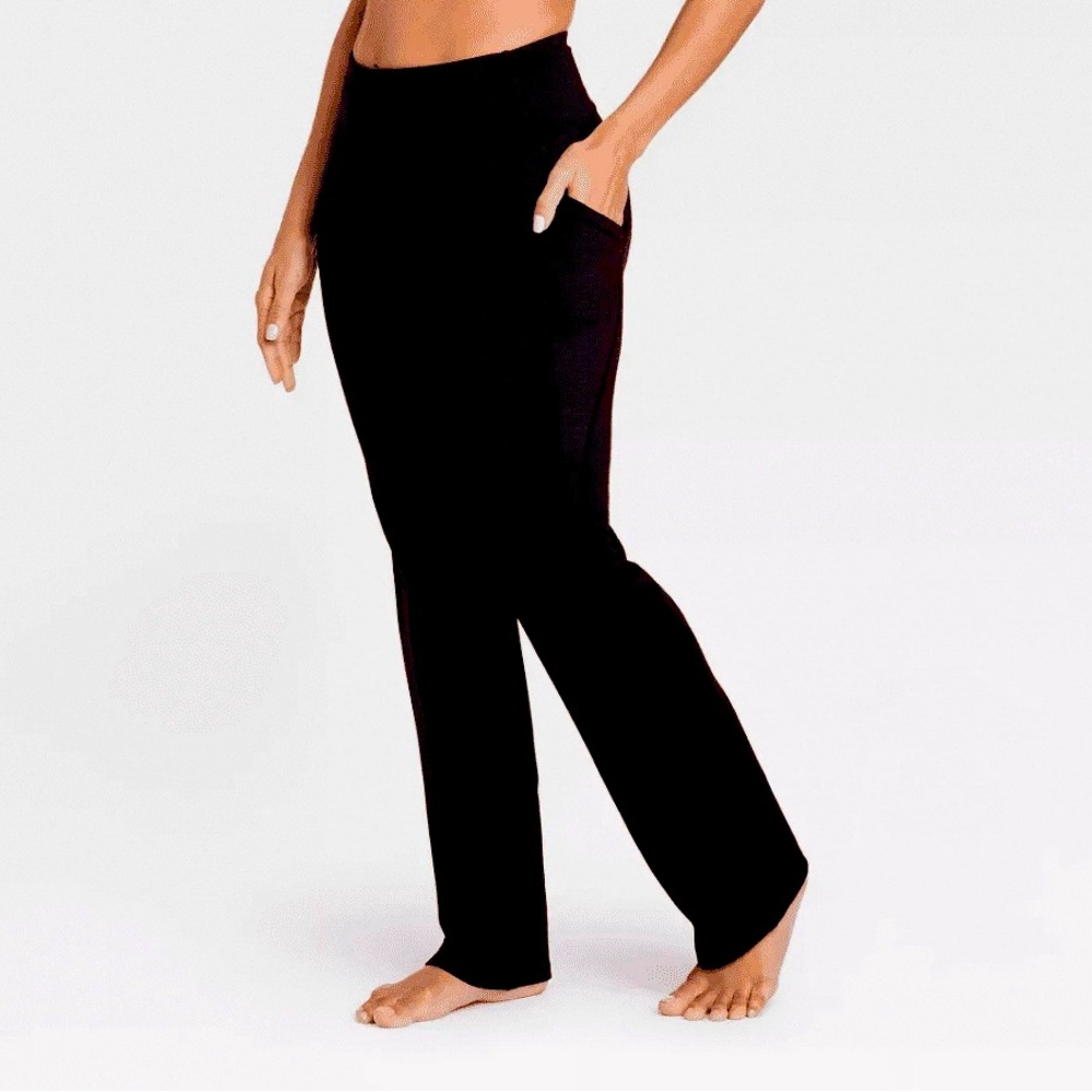 All in Motion Mid-Rise Straight Leg Pant Medium Short length 28.5” Black